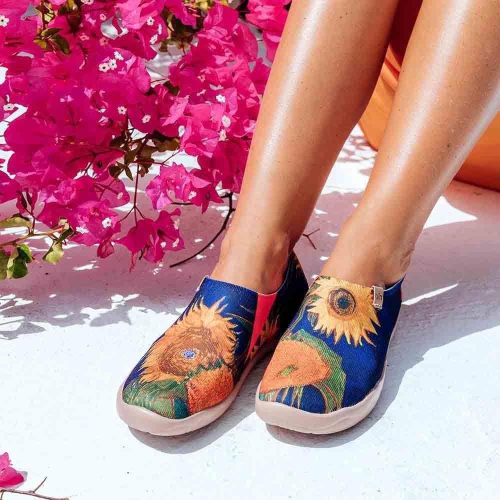 UIN Women's Casual Loafers Travel Painted Walking Slip On Lightweight Comfortable Canvas Fashion Sneakers