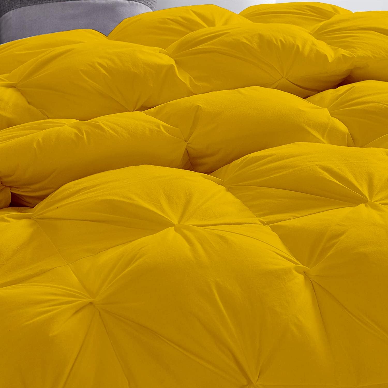 Pinch Pleated Gold 5 Piece Soft 500 GSM California Queen Size Comforter Set (Comforter + 4 Pillowcases) 1000 Series Egyptian Cotton Comforter Set