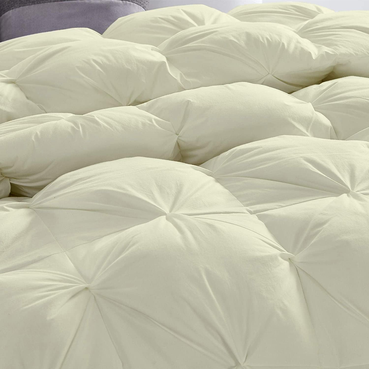 Pinch Pleated Ivory 5 Piece Soft 500 GSM California Queen Size Comforter Set (Comforter + 4 Pillowcases) 1000 Series Egyptian Cotton Comforter Set