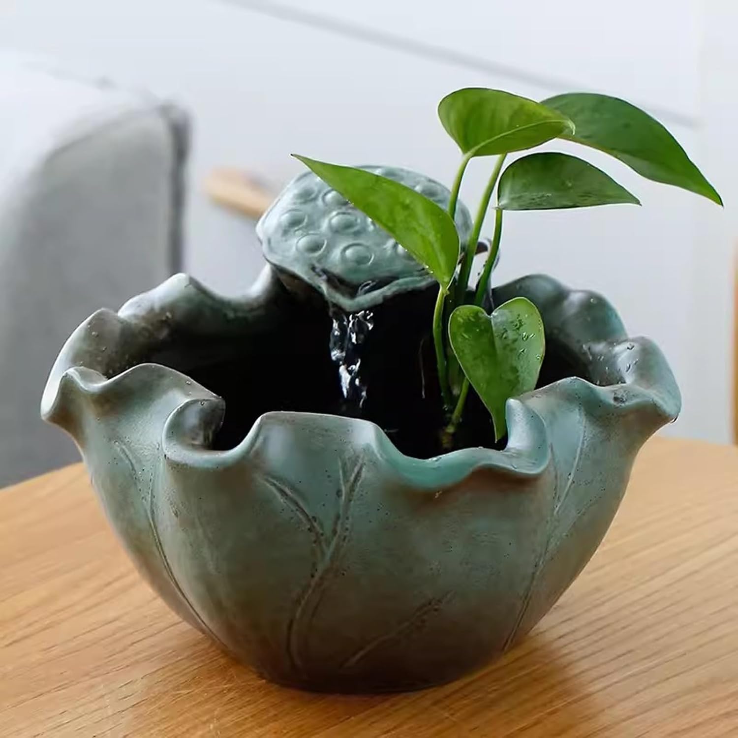 GLigeT Tabletop Fountain Chinese Style Ceramic Simple Flowing Water Fountain Decoration Recycling Office Living Room Desktop Decoration Water Fountain Decor