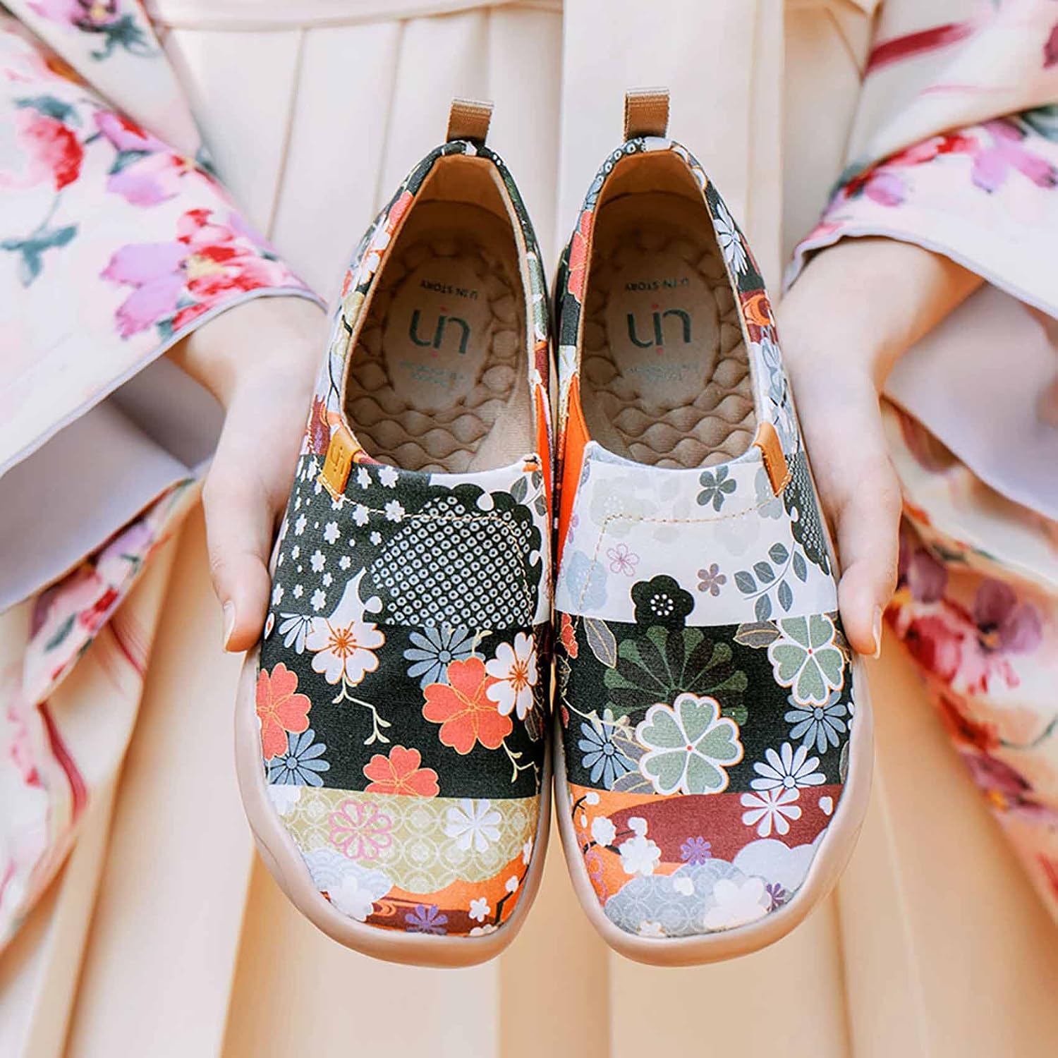 UIN Women's Artistic Slip-On Shoes Vibrant Floral Casual Loafers Lightweight Comfortable Travel Footwear
