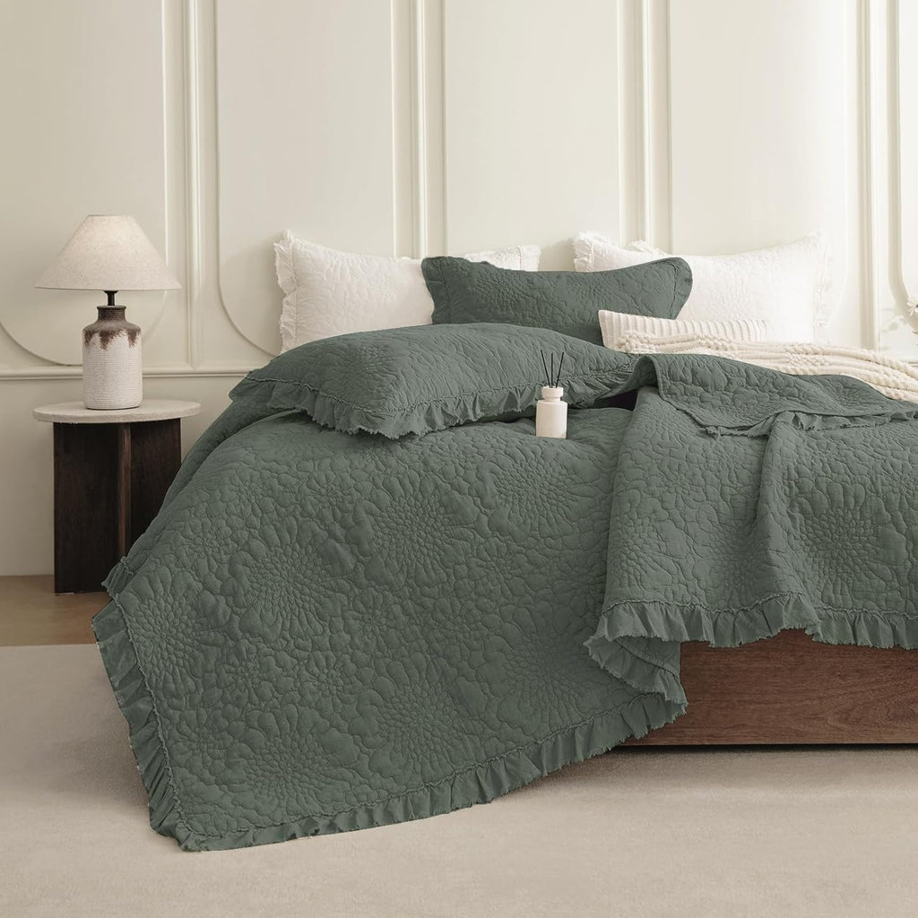 QSH Dark Green Oversized King Quilt Bedspread Set(128'x120'),3PCs Stonewashed Cotton Farmhouse Ruffled Bedspread California King,Shabby Soft Lightweight Crinkled Quilt Coverlet Bed with Pillow Shams