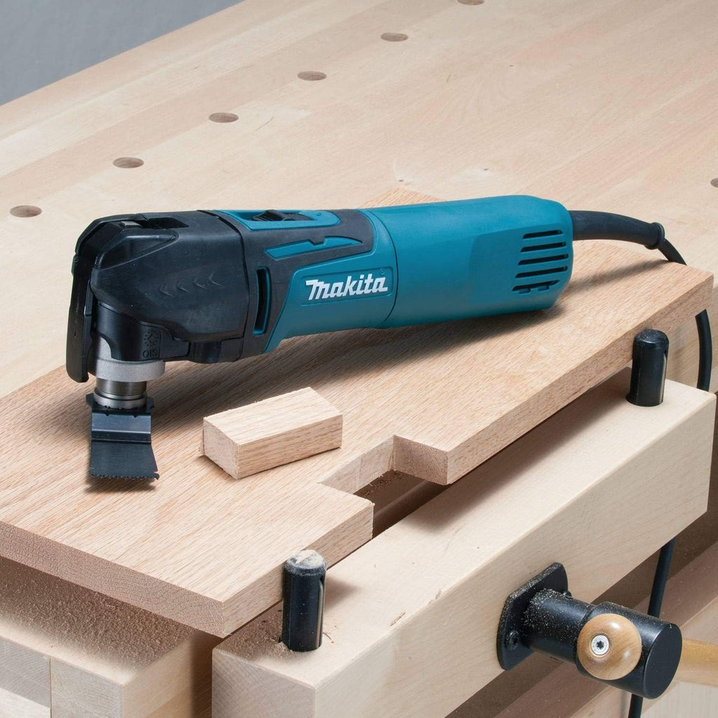 Makita TM3010CX1-R 120V 3 Amp Variable Speed Corded Oscillating Multi-Tool Kit (Renewed)