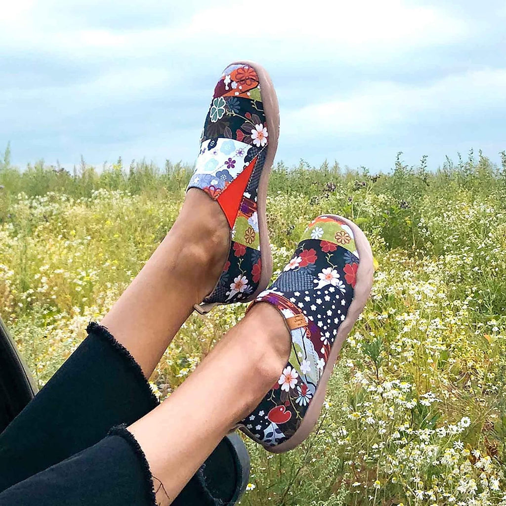 UIN Women's Artistic Slip-On Shoes Vibrant Floral Casual Loafers Lightweight Comfortable Travel Footwear