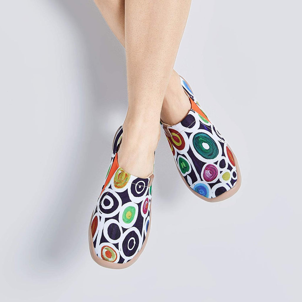 UIN Women's Artistic Slip-On Shoes Vibrant Floral Casual Loafers Lightweight Comfortable Travel Footwear