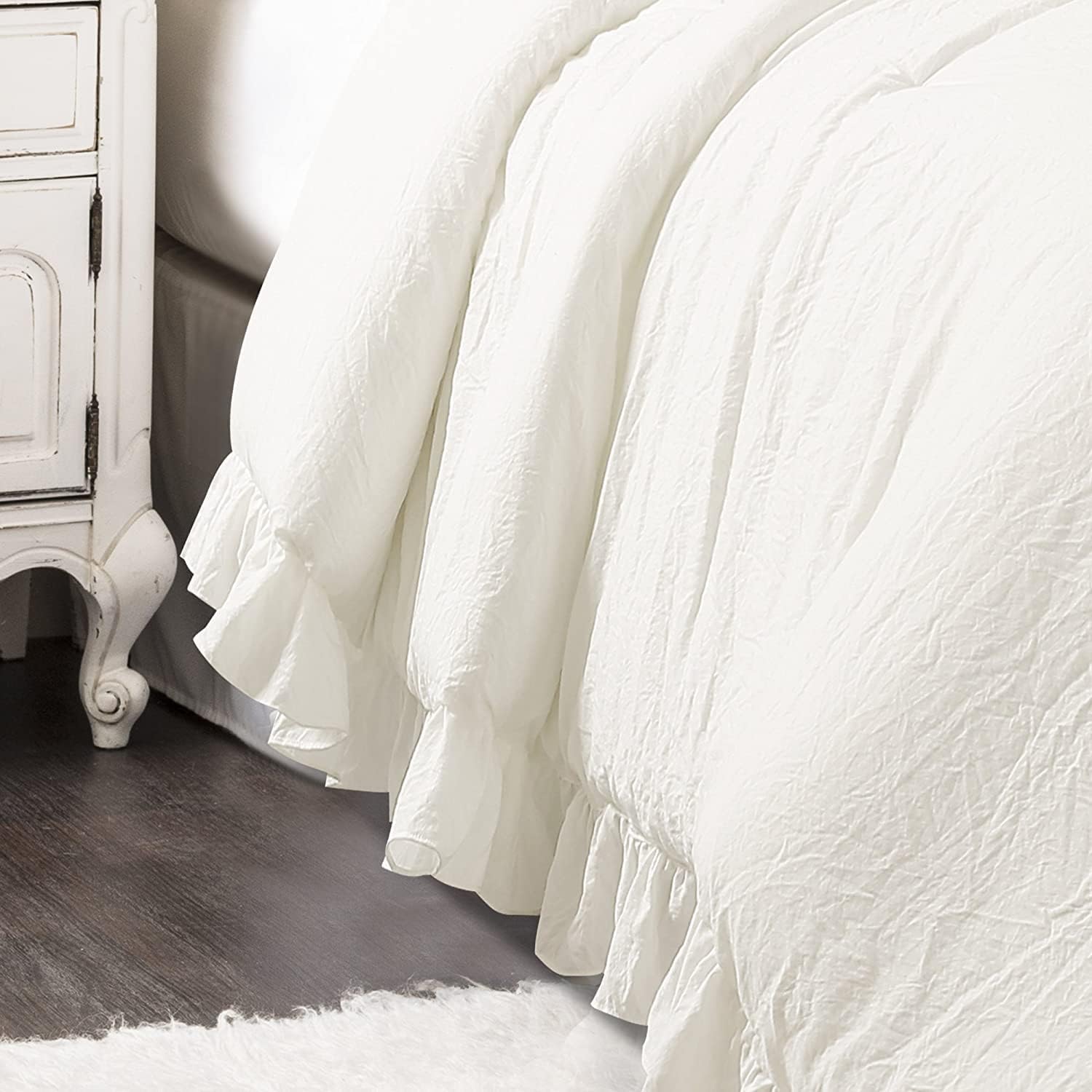 Lush Decor Reyna Ruffle Comforter Set - 3 Piece Cozy Ruffled Bedding Set - Timeless Elegance and Comfort for Bedroom - King, White