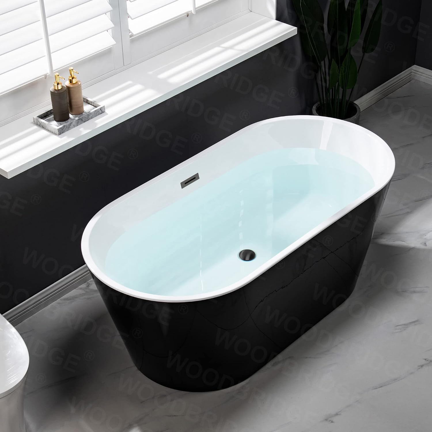 WOODBRIDGE 59' Acrylic Freestanding Bathtub Contemporary Soaking Black Tub with Matte Black Overflow and Drain，B1814-MB