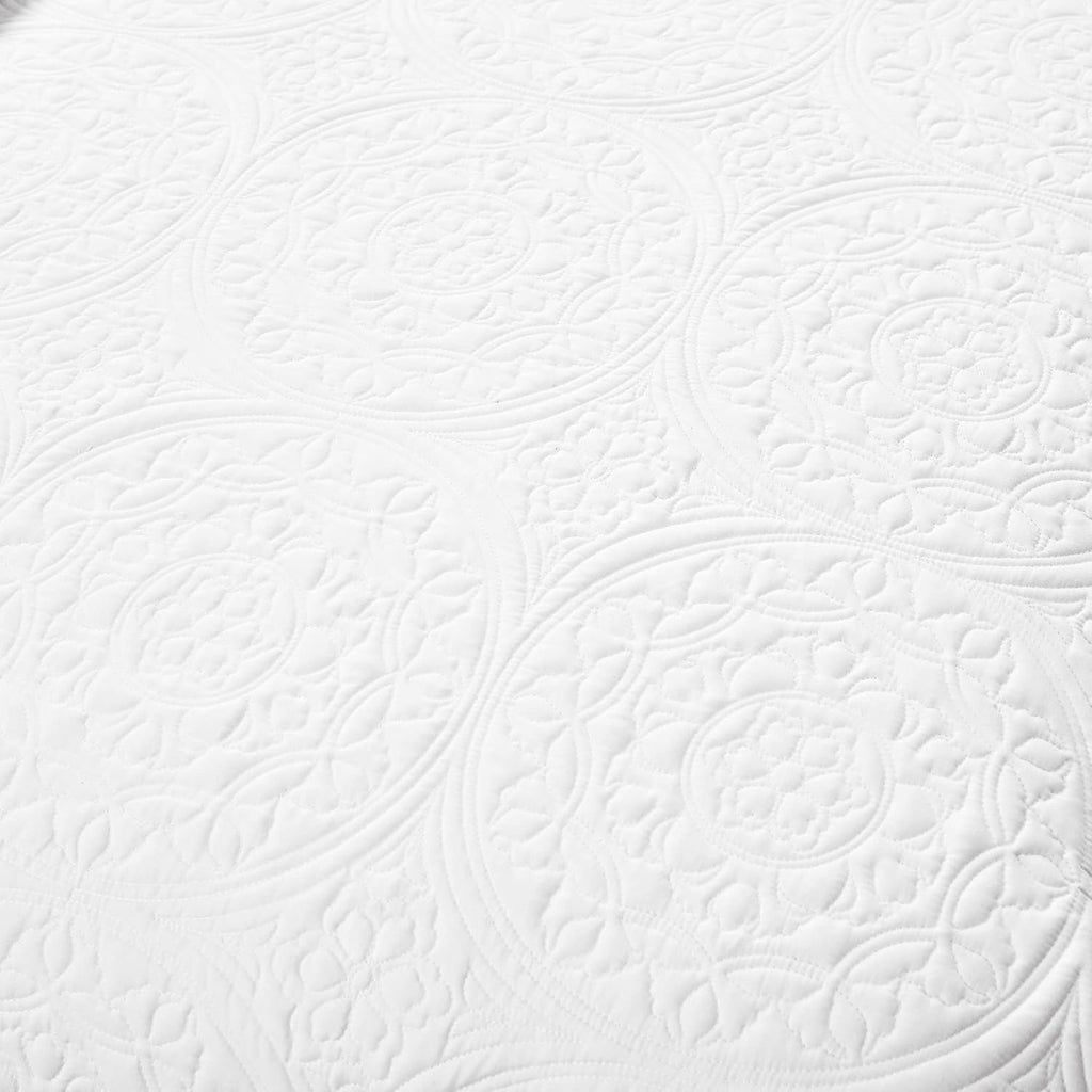 Lush Decor Medallion Scallop Embroidery Bedspread King Size 5 Piece Set White - White Bedding Set King Quilt - Lightweight Bedspreads with Pillowcases