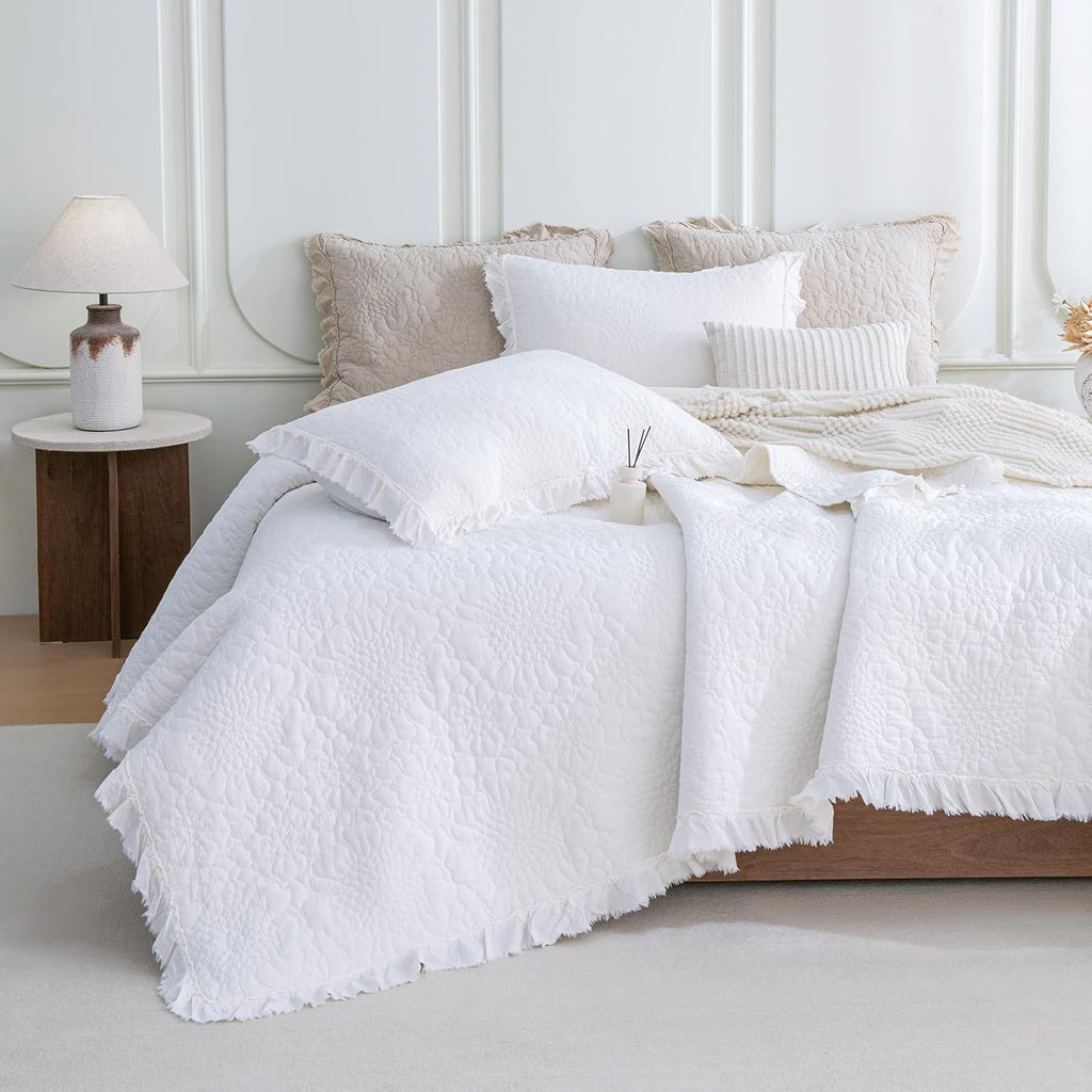 QSH Bright White Stonewashed Cotton Oversized King Quilt Bedspread Set(120'x120'),3PCs Shabby Ruffled Quilt California King,Ultra Soft Lightweight Crinkled Farmhouse Chic Bedspread Coverlet Bed Set