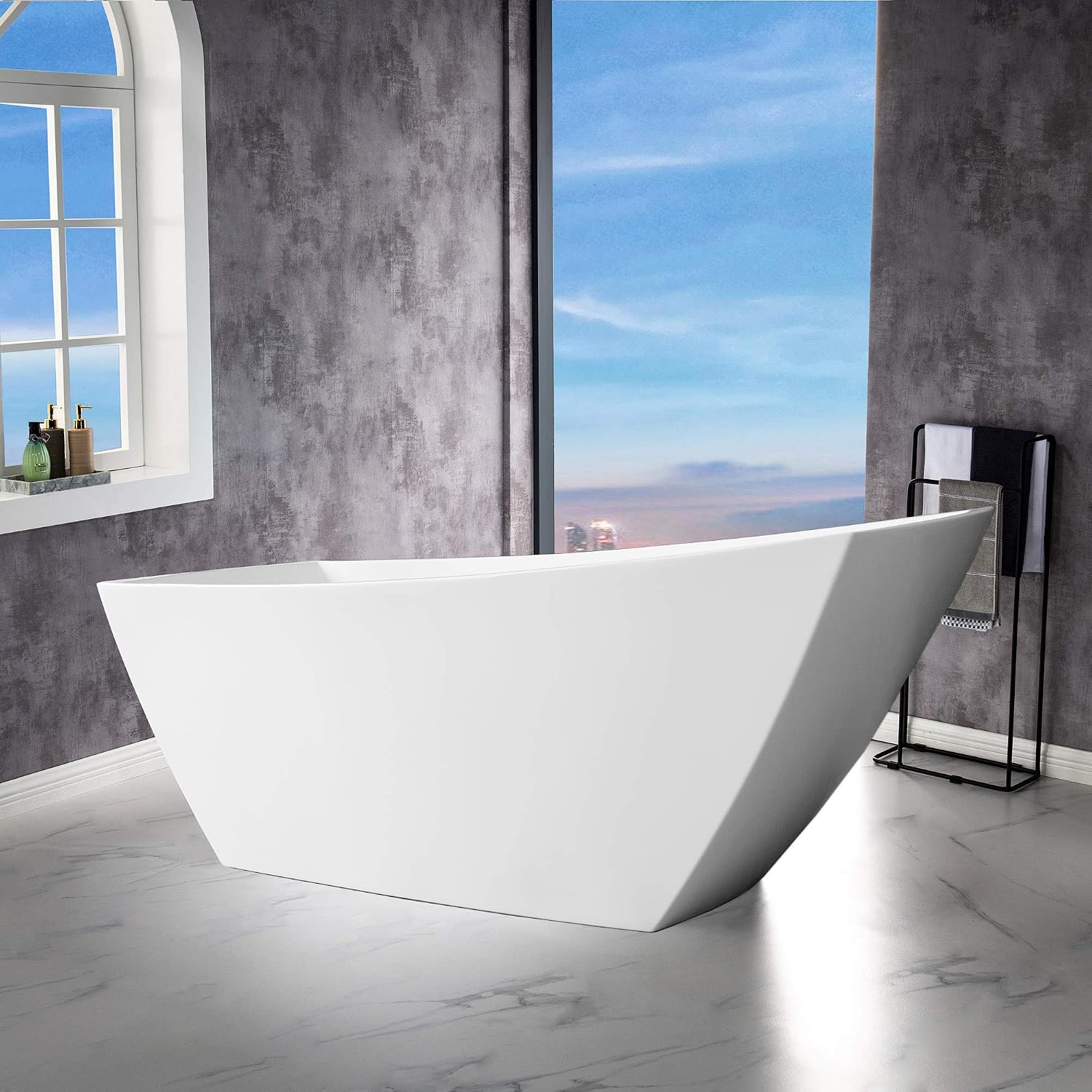WOODBRIDGE 67' Acrylic Freestanding Bathtub Contemporary Soaking Tub with Brushed Gold Overflow and Drain,White