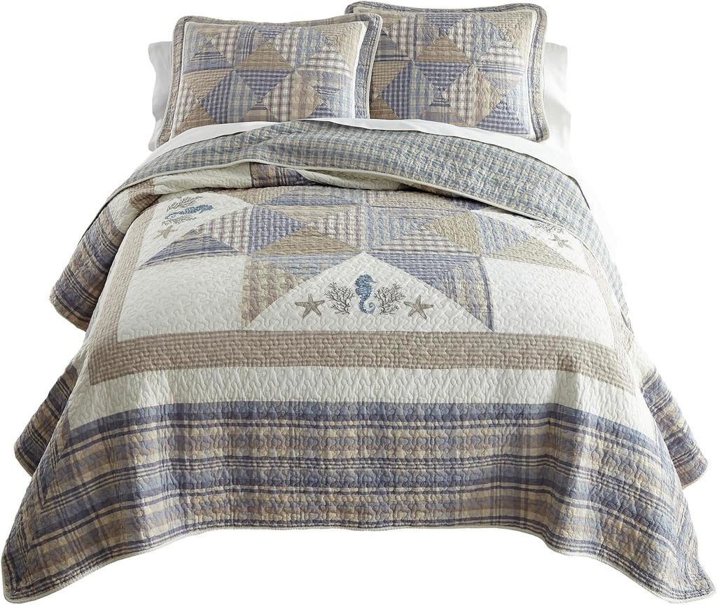 Donna Sharp Coastal Star- Queen Quilt Set, Measures 90 x 90, Includes 1 Quilt and 2 Standard Shams, Machine Washable