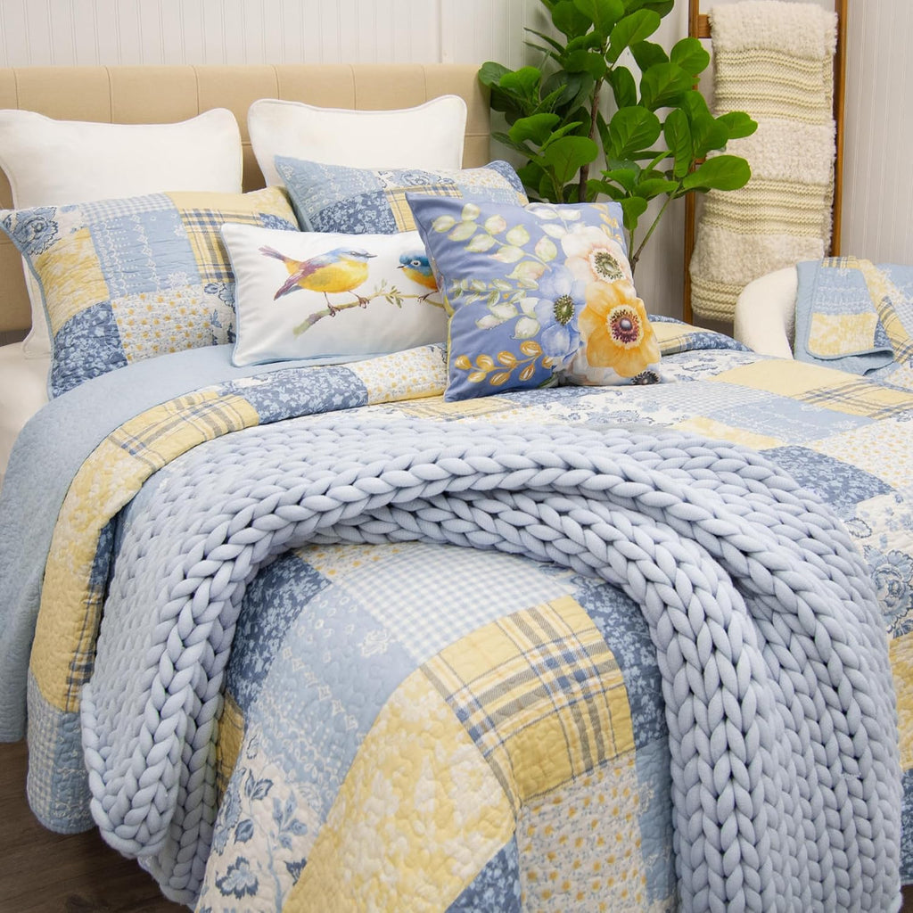 Donna Sharp Spring Flowers-Twin Quilt Set, Measures 68 x 90, Includes 1 Quilt and 1 Standard Sham, Machine Washable