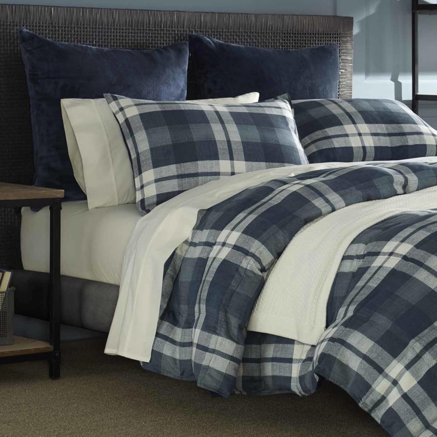 Nautica - Twin/Twin XL Comforter Set, Reversible Bedding with Matching Sham, Microsuede with Sherpa Reverse, Dorm Essentials, Oek-Tex Certified (Crossview Navy)