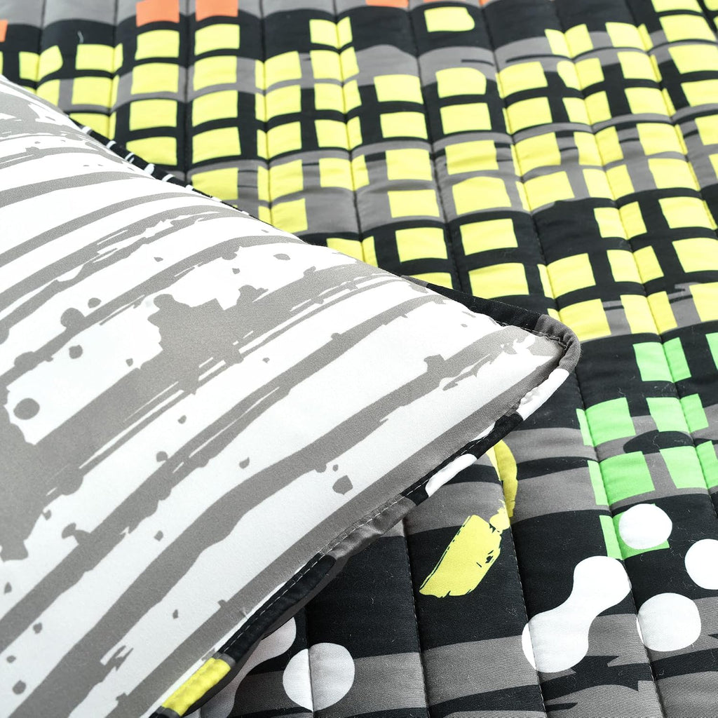 Lush Decor Rock N Roll Reversible 5 Piece Quilt Set, Full/Queen, Black