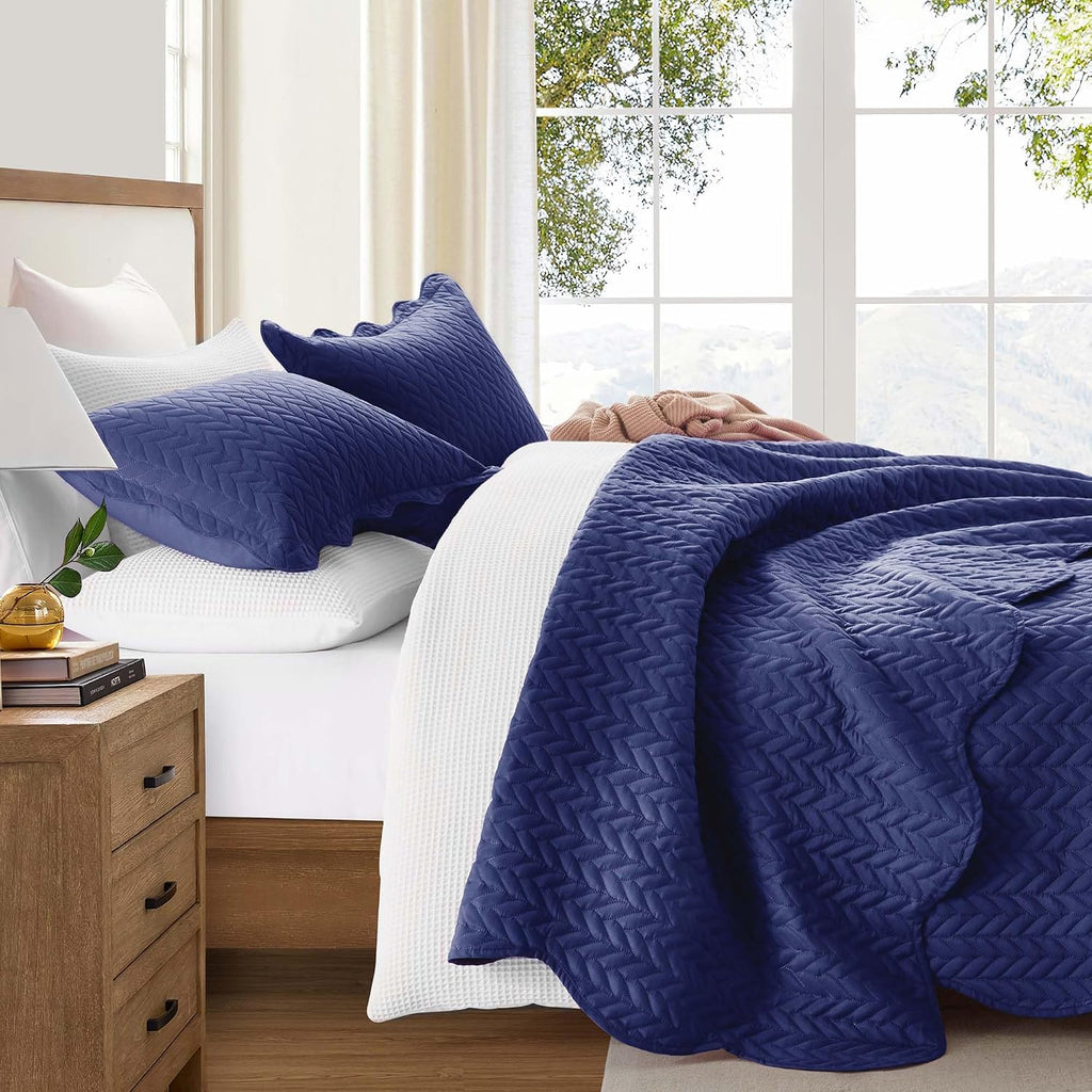 IR Imperial Rooms 8 Pack Quilt King Size Bedding (106' x 96') - Bulk Wholesale for Hotels, Guest Bedroom & Airbnbs - Lightweight Microfiber Reversible Embossed Quilts Bedspread (Navy)