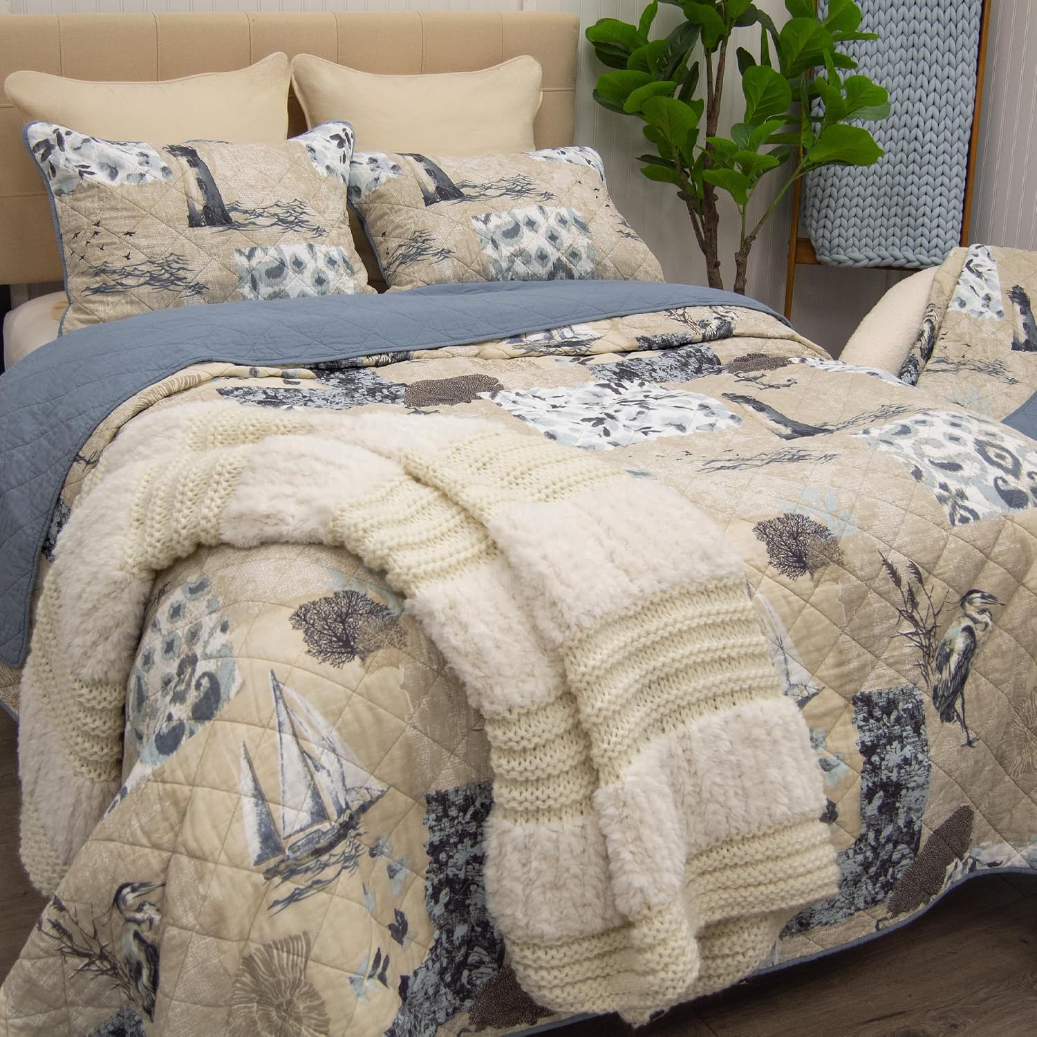 Donna Sharp Seascape-Queen Quilt Set, Measures 90 x 90, Includes 1 Quilt and 2 Standard Shams, Machine Washable