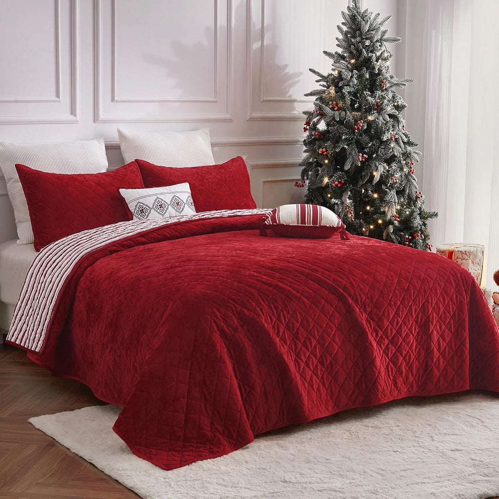 Wonderful Christmas Cotton Stripe Quilt 5-Piece Set,King Luxury Red Velvet Quilt Set,All-Season Breathable Bedding with 2 Elegant Cushions,Versatile for Bedroom, Fit for Adults, Teens & Kids,104'x94'