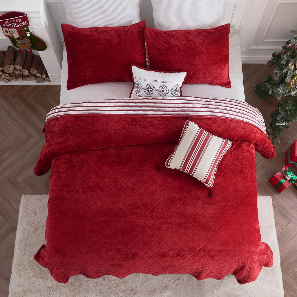 Wonderful Christmas Cotton Stripe Quilt 5-Piece Set,King Luxury Red Velvet Quilt Set,All-Season Breathable Bedding with 2 Elegant Cushions,Versatile for Bedroom, Fit for Adults, Teens & Kids,104'x94'