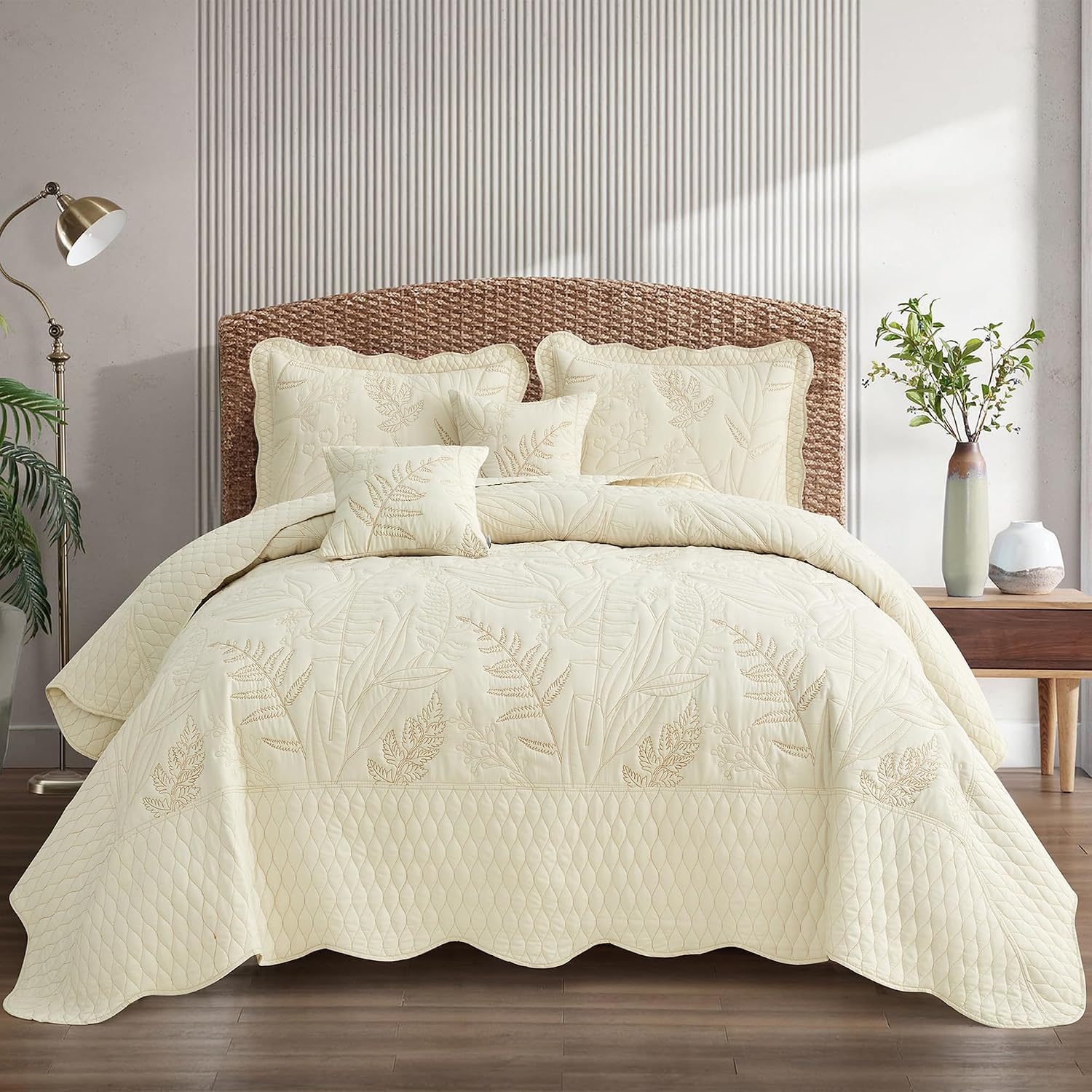 DaisyHuang Botanical Oversized Bedspread Queen Size - Leaves Pattern Stitching Quilt Set - Elegant & Fresh Style Bedding Coverlets, Reversible, Lightweight, 5 Piece, Ivory
