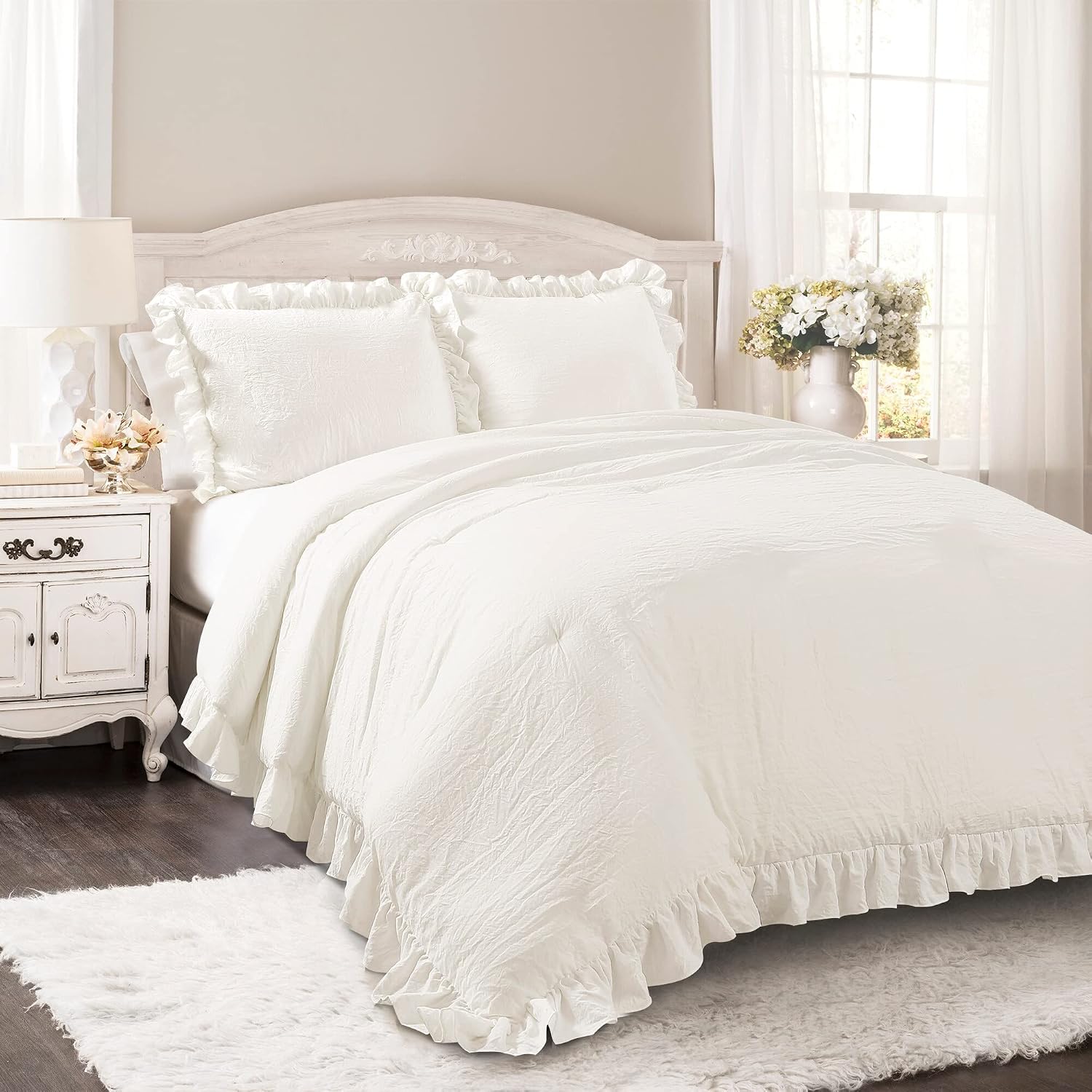 Lush Decor Reyna Ruffle Comforter Set - 3 Piece Cozy Ruffled Bedding Set - Timeless Elegance and Comfort for Dorm Room - Full/ Queen, White