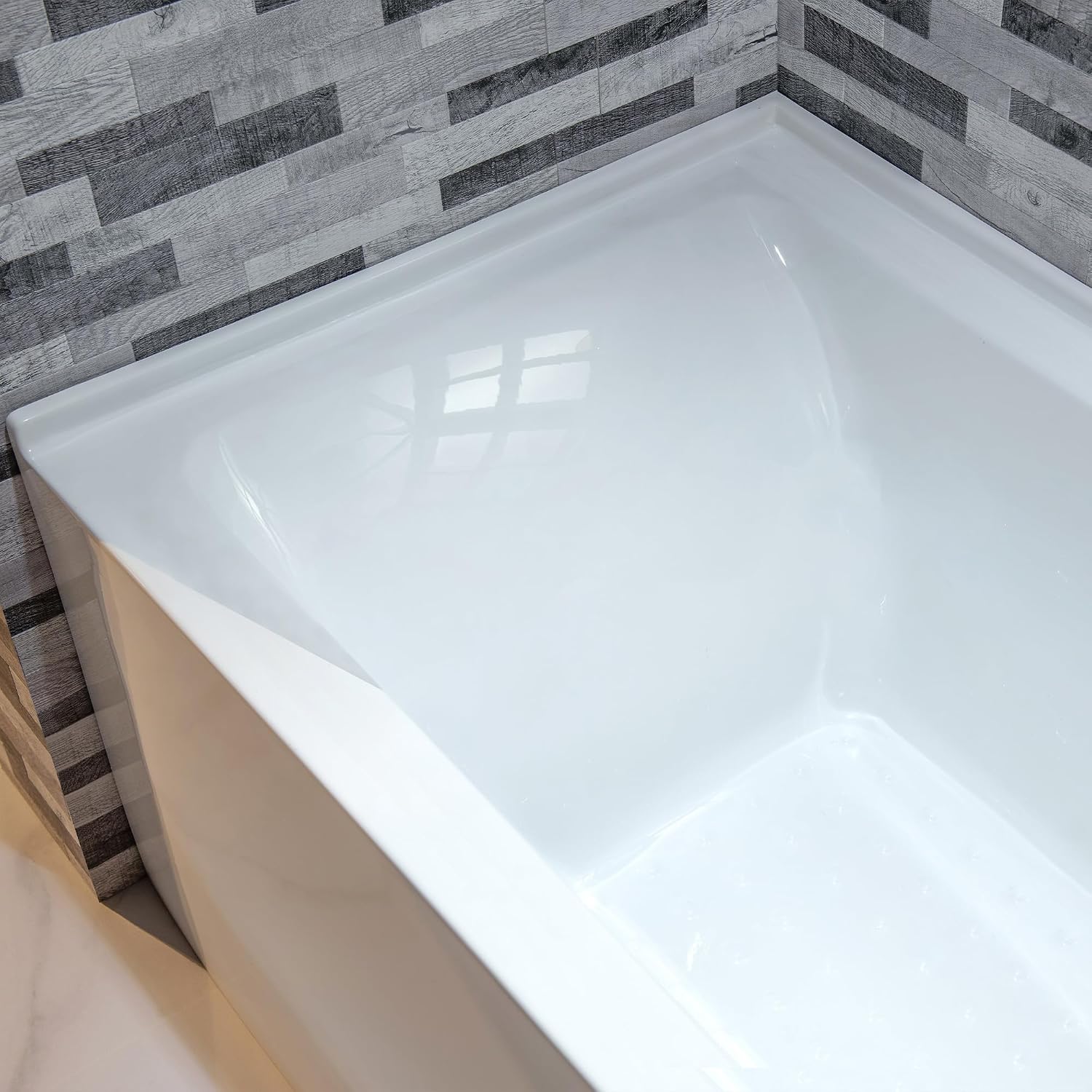 WOODBRIDGE 60' Acrylic Rectangular Alcove Soaking Bathtub in White with Right Drain, Brushed Gold pop-up Drain Included, LB667-R
