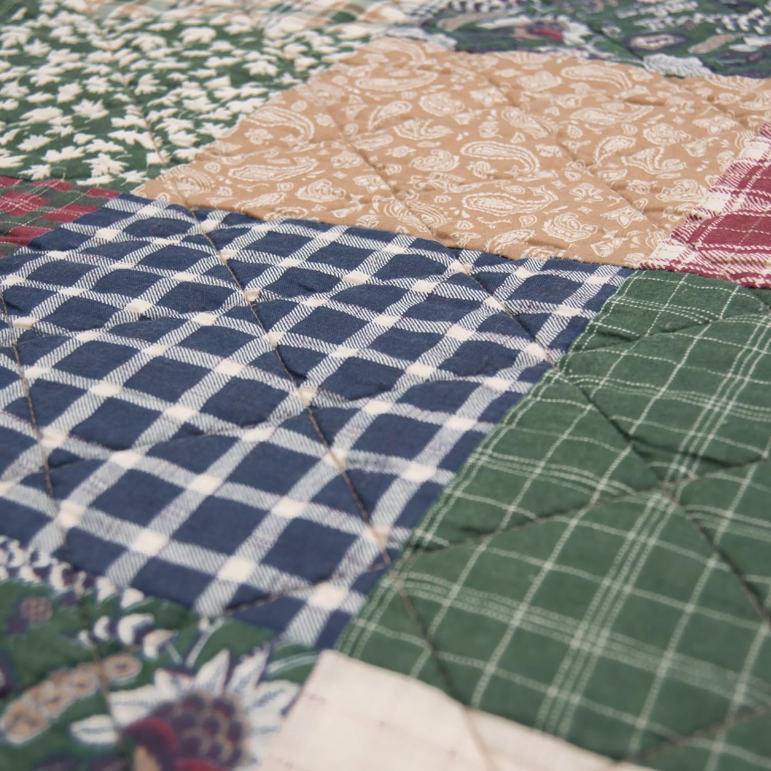 Donna Sharp Rustic Paisley- California King Quilt Set, Measures 105 x 118, Includes 1 Quilt and 2 King Shams, Machine Washable