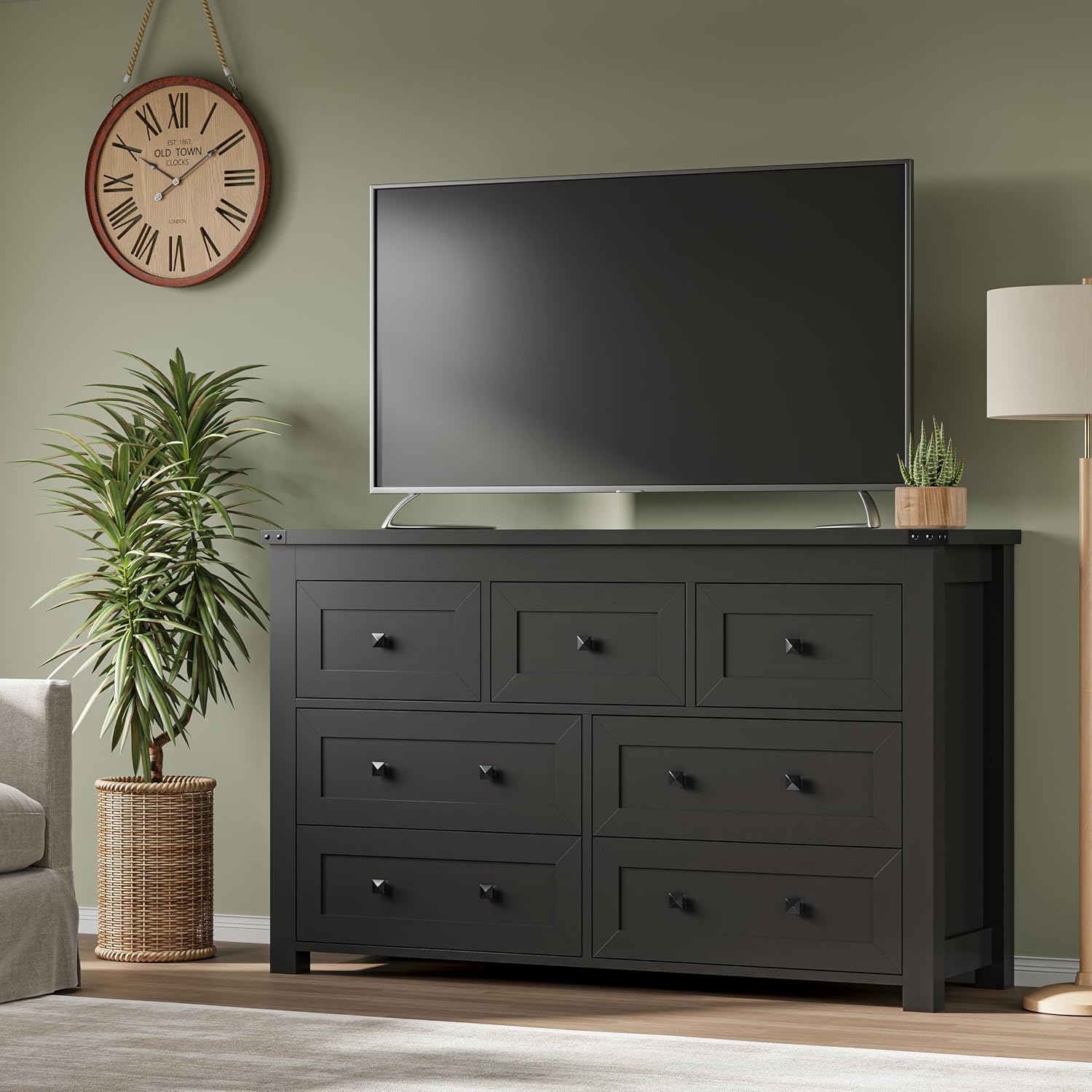 BORNOON 7-Drawer Dresser, Modern Wooden Storage Chest of Drawers, Dresser TV Stand, Wood Drawer Organizer with Metal Handles for Bedroom, Living Room, Hallway