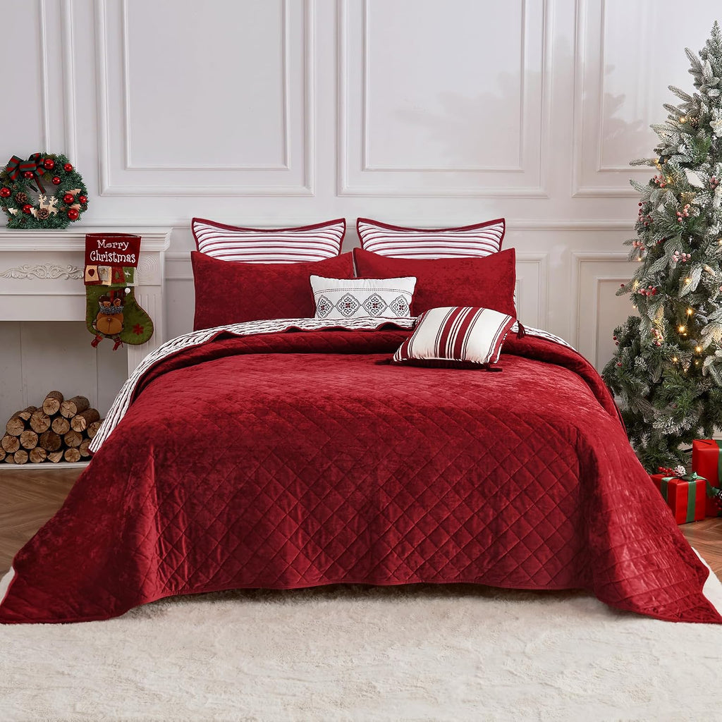 Wonderful Christmas Cotton Stripe Quilt 5-Piece Set,King Luxury Red Velvet Quilt Set,All-Season Breathable Bedding with 2 Elegant Cushions,Versatile for Bedroom, Fit for Adults, Teens & Kids,104'x94'