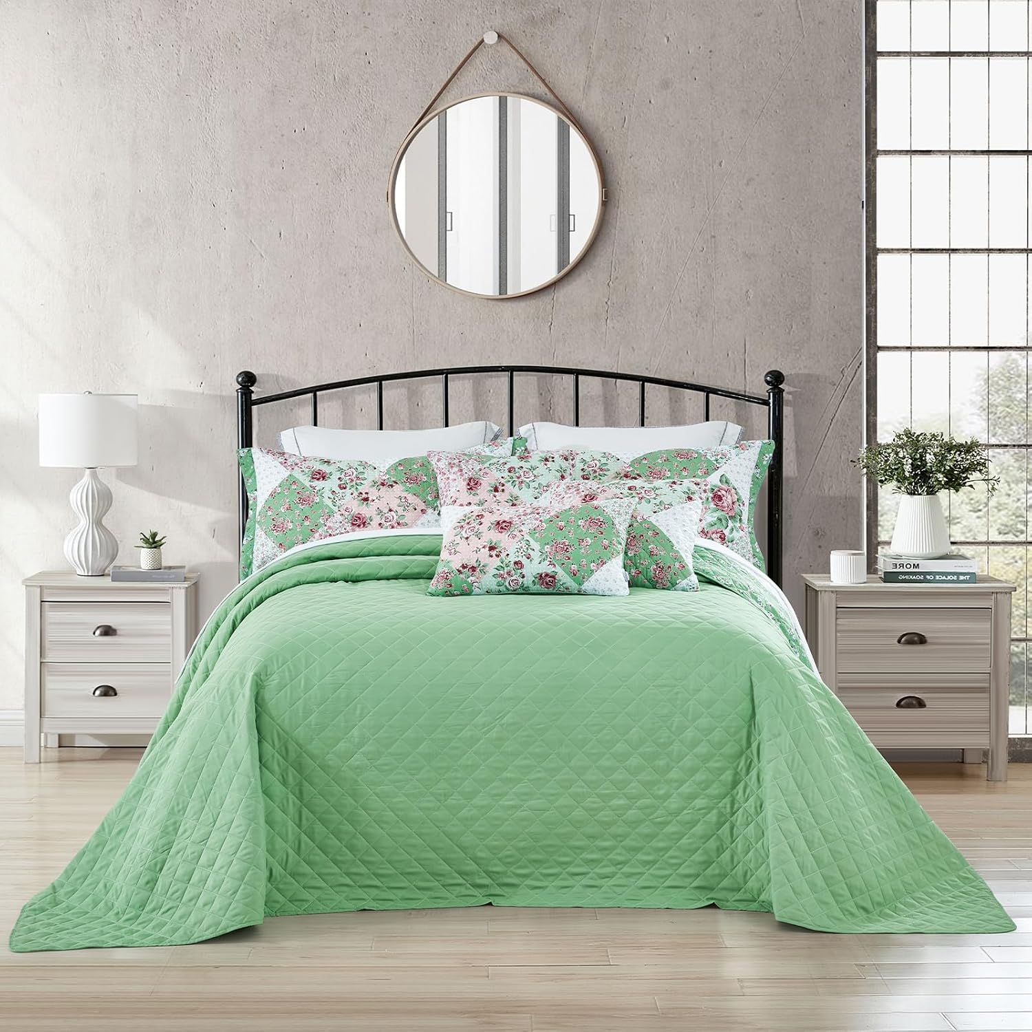 DaisyHuang Oversized King Bedspread 138x120 Extra Wide, Farmhouse Patchwork Floral Quilt Bedding Cover, Reversible, 6 Piece, 100% Microfiber, California/Alaskan King, Rose