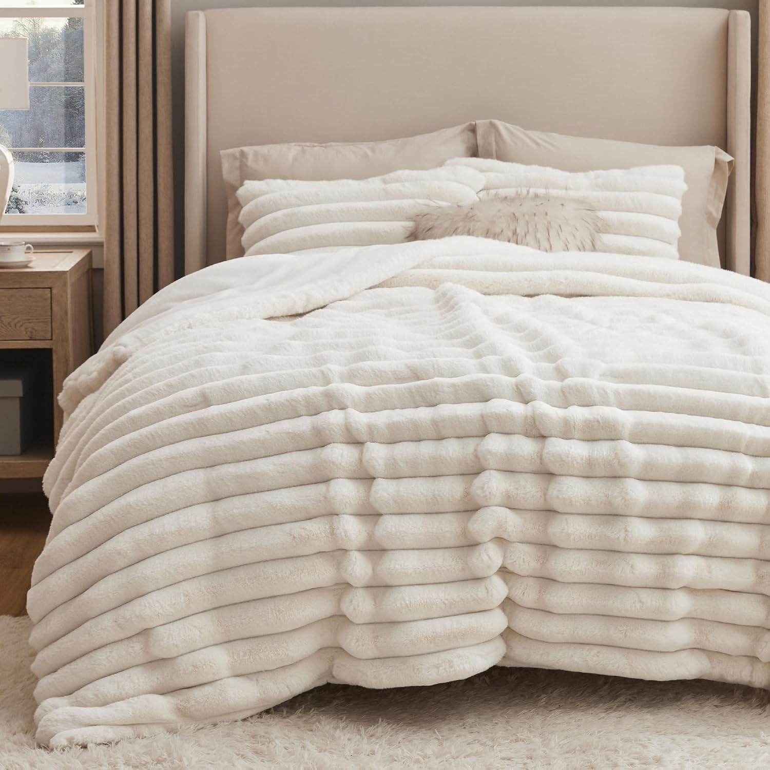 Bedsure Faux Fur Queen Comforter Set - Coconut White Fluffy Comforter Queen Size, Soft and Cozy Shaggy Bedding Comforter Sets, Winter Warm Luxury Fuzzy Bed Set, 1 Comforter and 2 Pillowcases