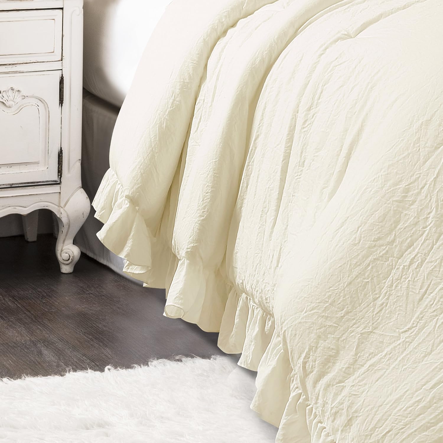 Lush Decor Reyna Ruffle Comforter Set - 3 Piece Cozy Ruffled Bedding Set - Timeless Elegance and Comfort for Dorm Room - Full/ Queen, Ivory