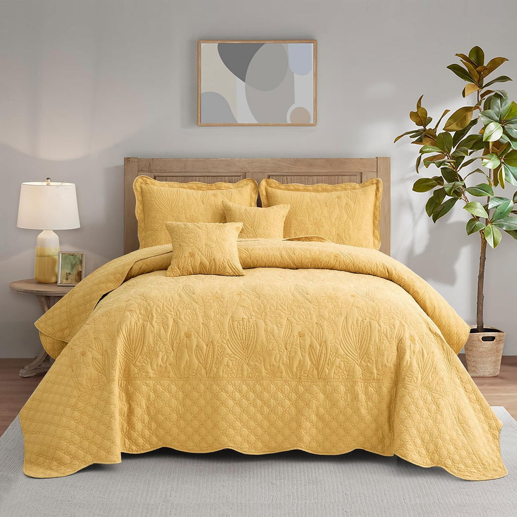 CHIXIN Botanical Oversized Bedspread Queen Size - Leaves Pattern Stitching Quilt Set - Elegant & Fresh Style Bedding Coverlets, Reversible, Lightweight, 5 Piece, Honey Gold