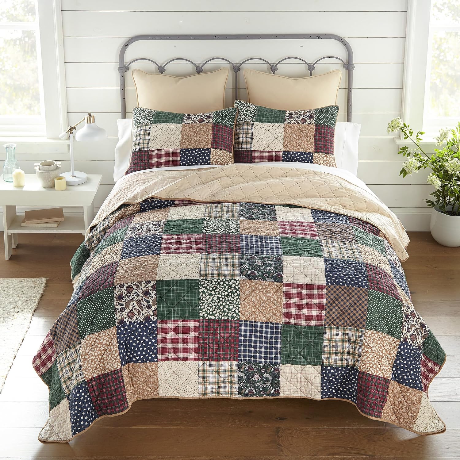 Donna Sharp Rustic Paisley- California King Quilt Set, Measures 105 x 118, Includes 1 Quilt and 2 King Shams, Machine Washable