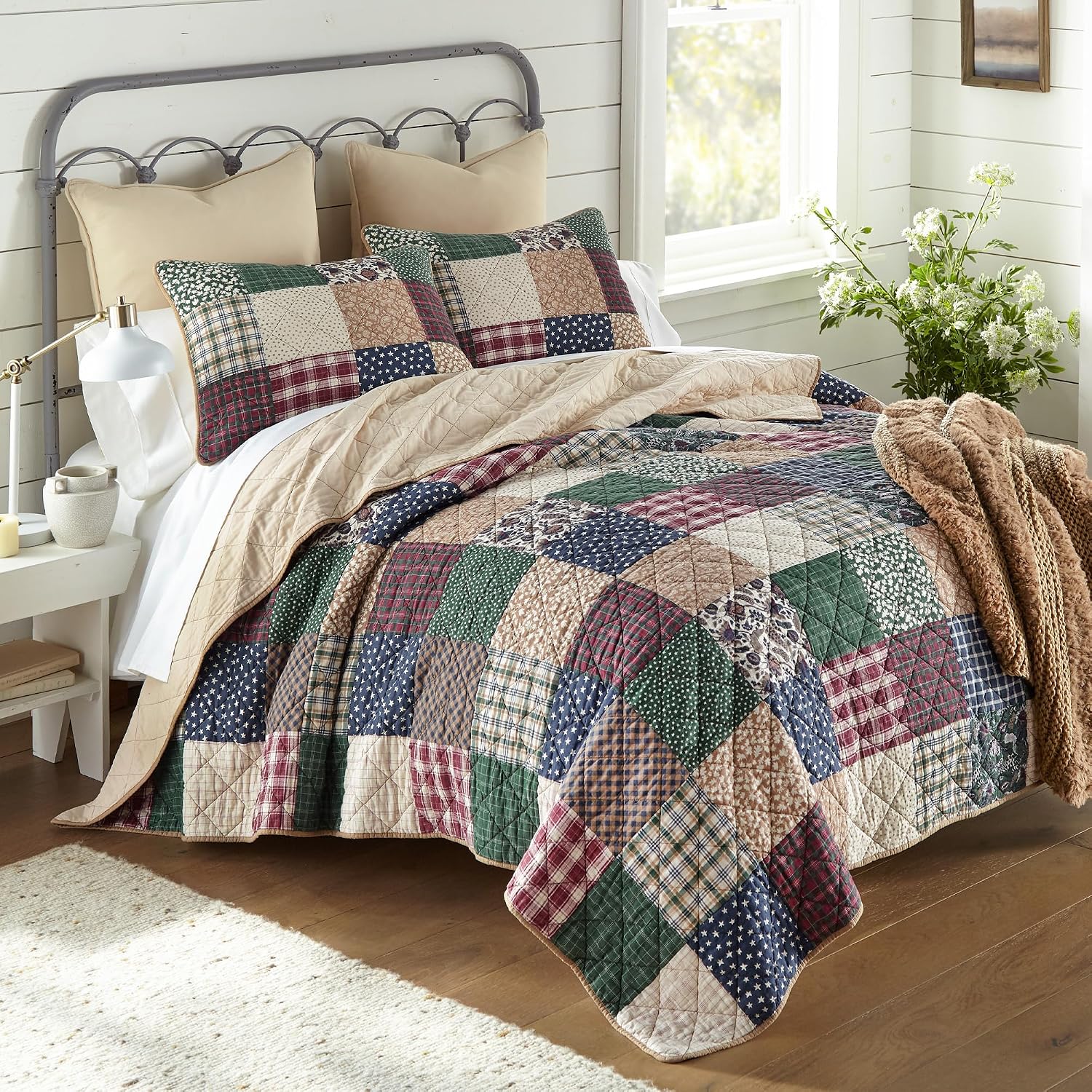 Donna Sharp Rustic Paisley- Queen Quilt Set, Measures 90 x 90, Includes 1 Quilt and 2 Standard Shams, Machine Washable