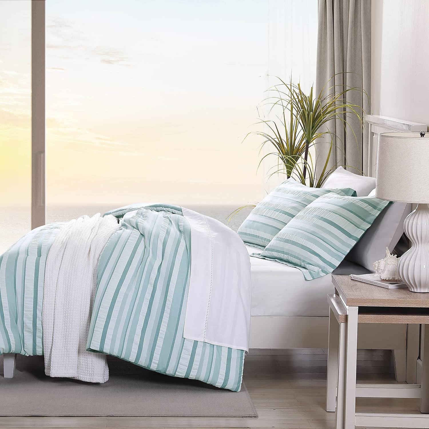 Tommy Bahama - Queen Comforter Set, Cotton Reversible Bedding with Matching Shams, Bedding Set for All Seasons (Clearwater Cay Blue, Queen)