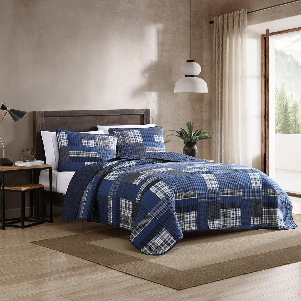 Eddie Bauer - Queen Quilt Set, Reversible Cotton Bedding with Matching Shams, Lightweight Home Decor for All Seasons (Eastmont Navy, Queen)