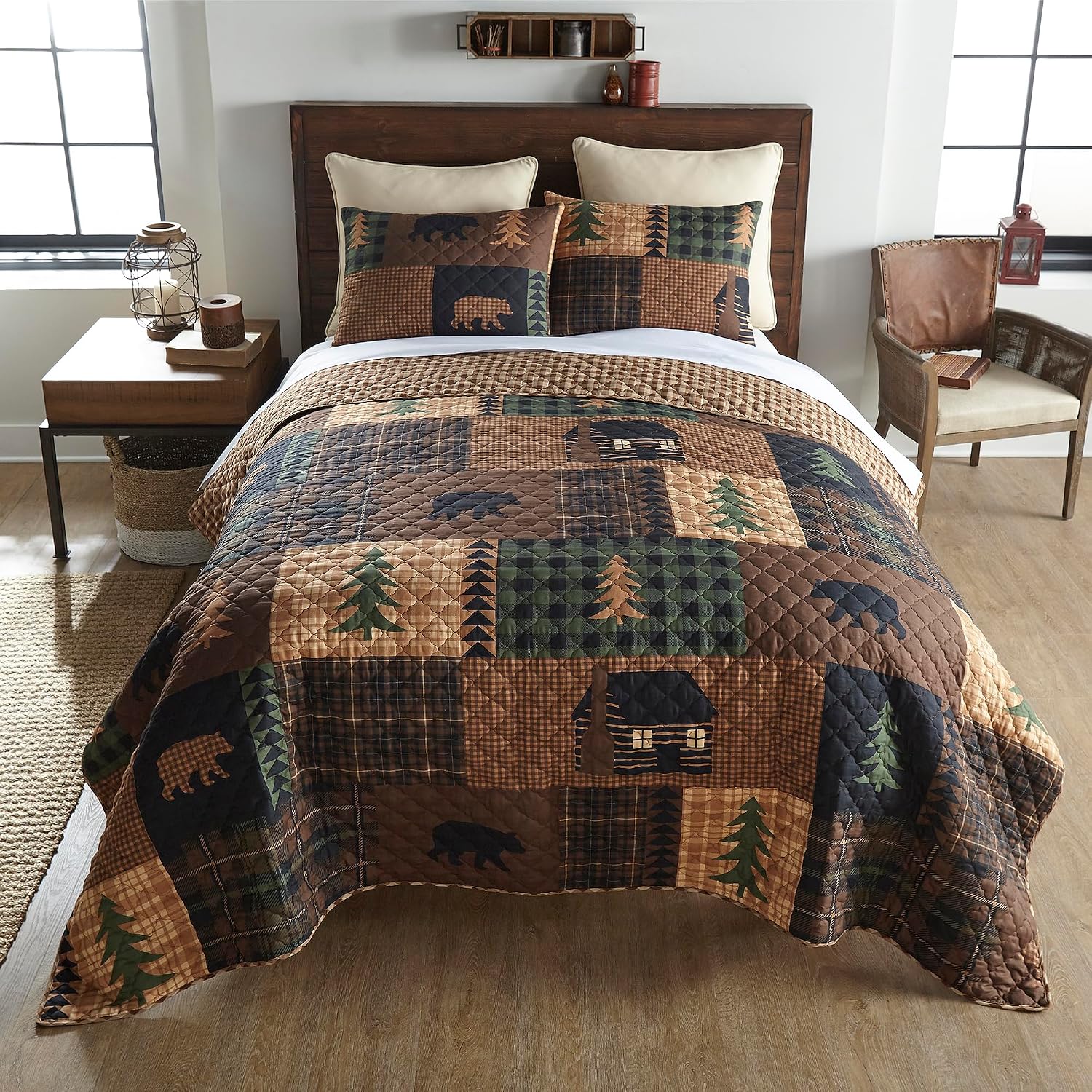 Donna Sharp Brown Bear Cabin-King Quilt Set, Measures 104 x 96, Includes 1 Quilt and 2 King Shams, Machine Washable