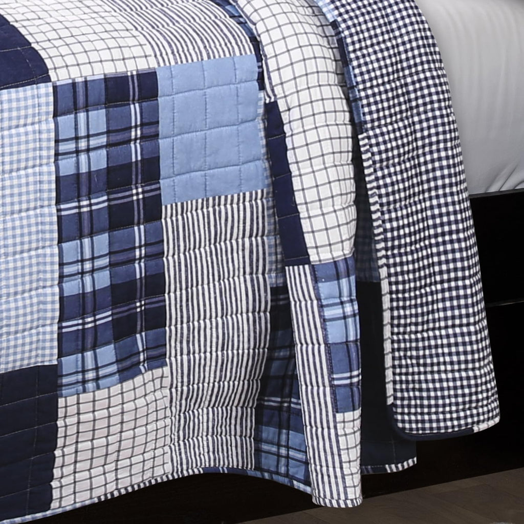Lush Decor Greenville 3 Piece Quilt Set, King, Navy
