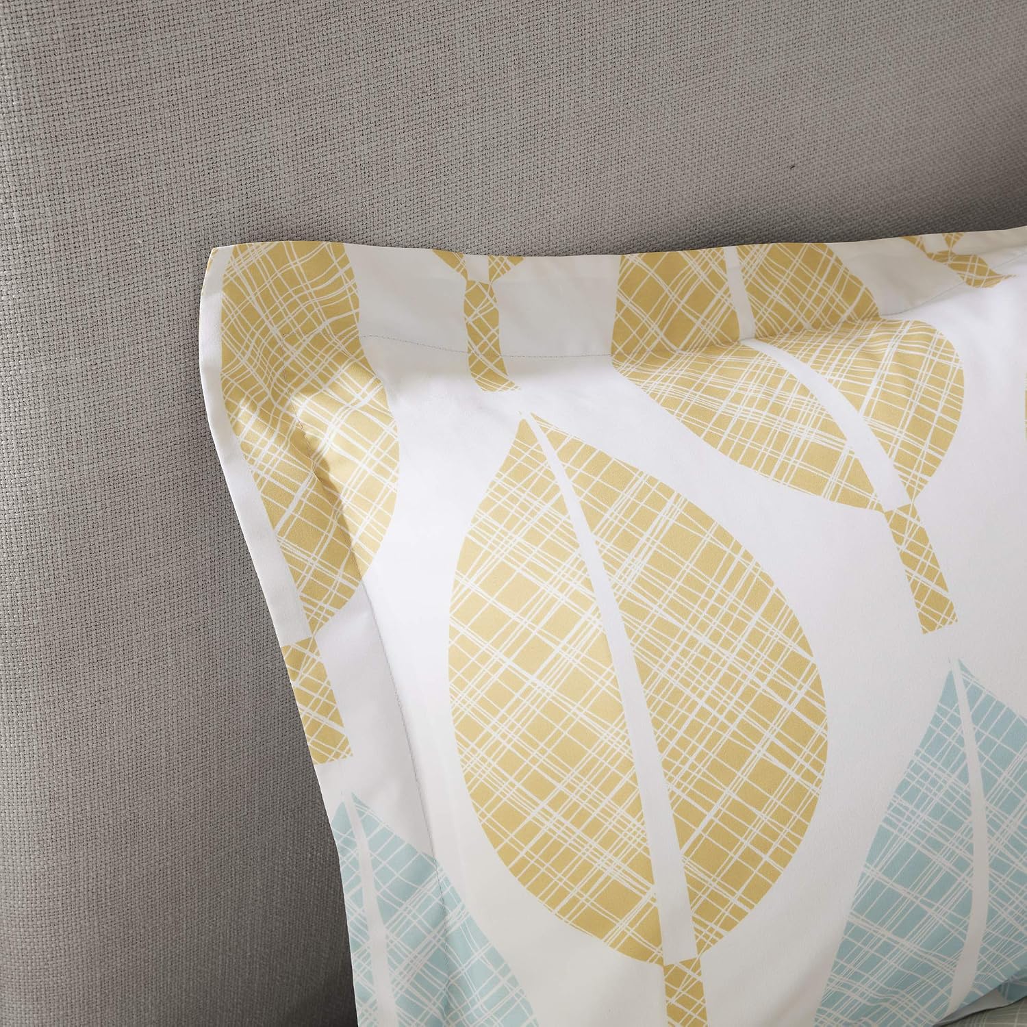 Madison Park Essentials Central Park Bed in a Bag Comforter, Vibrant Color Design All Season Down Alternative Cover with Complete Cotton Sheet Set, Queen(90'x90'), Leaf Yellow/Aqua