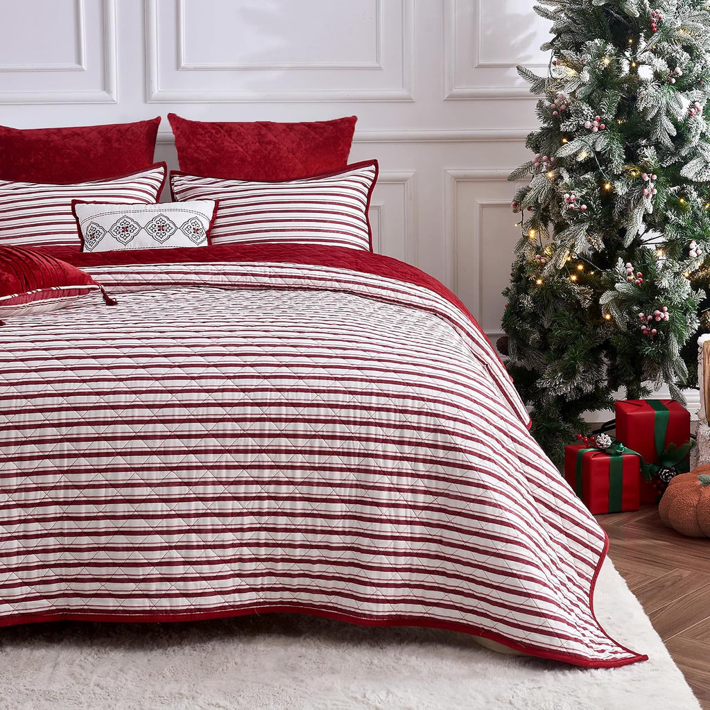 Wonderful Christmas Cotton Stripe Quilt 5-Piece Set,King Luxury Red Velvet Quilt Set,All-Season Breathable Bedding with 2 Elegant Cushions,Versatile for Bedroom, Fit for Adults, Teens & Kids,104'x94'