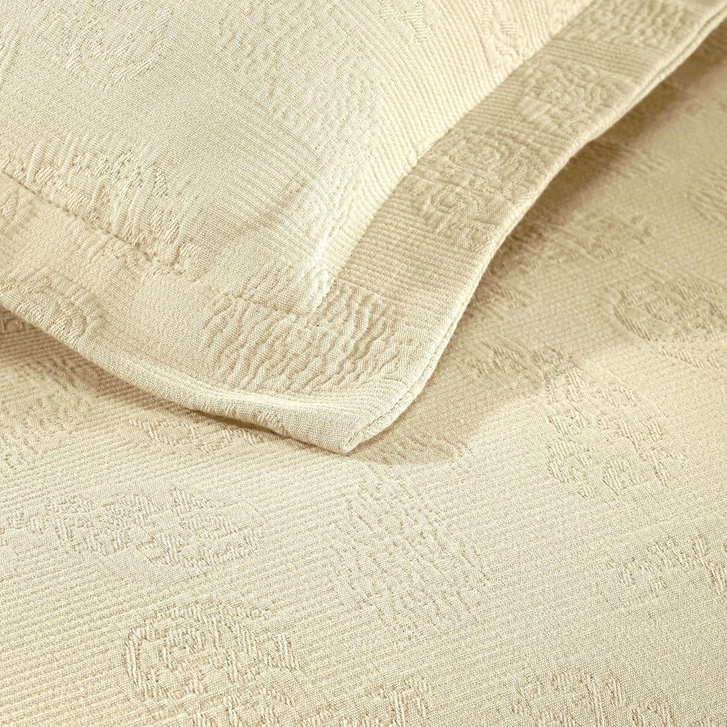 Superior Paisley 3 Piece Cotton Bedspread Set, Home Bed Decor, Decorative Bed Spread, 2 Pillow Shams, Medium Weight Blanket, Matelasse Coverlet Bedding, Vintage Floral Pattern, Queen, Ivory